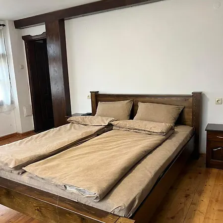 чемерникъ Casa de hóspedes Gabrovitsa