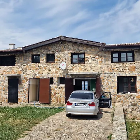 Casa de hóspedes чемерникъ Gabrovitsa